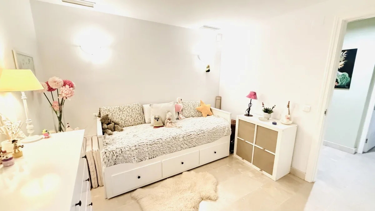 Santa María Village, Elviria – Hageleilighet med helårs vinterhage – bilde 12