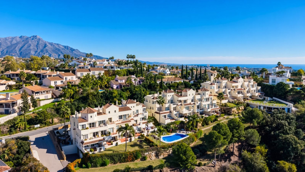 Los Arqueros, Benahavís – Privat terrasse med utsikt over hav og Gibraltarstredet – bilde 1