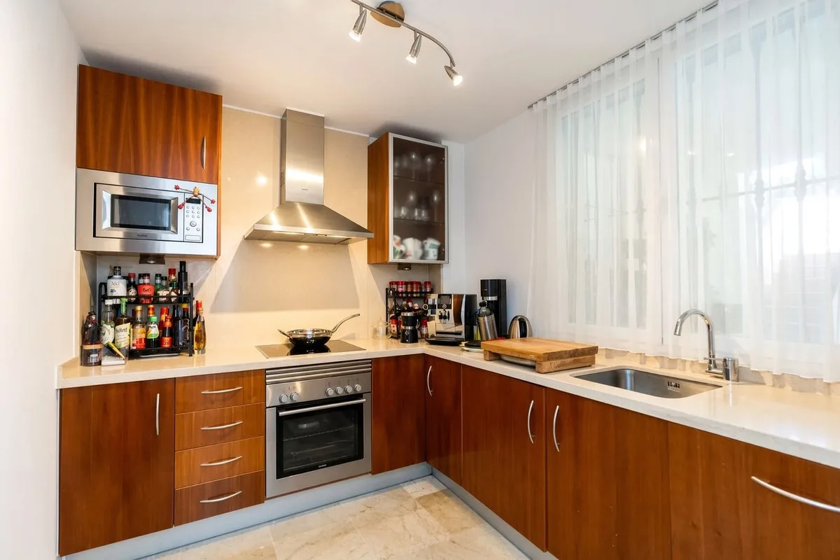 Los Arqueros, Benahavís – Privat terrasse med utsikt over hav og Gibraltarstredet – bilde 5