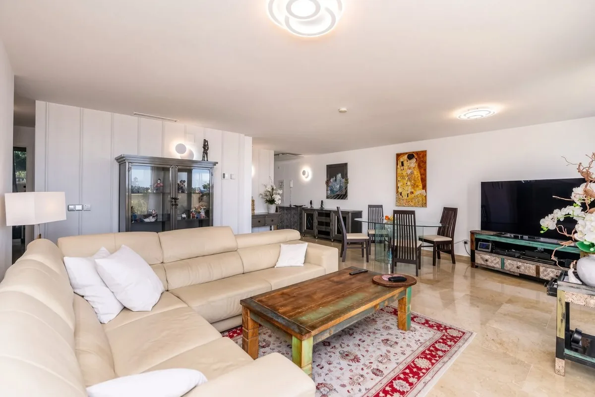 Los Arqueros, Benahavís – Privat terrasse med utsikt over hav og Gibraltarstredet – bilde 4