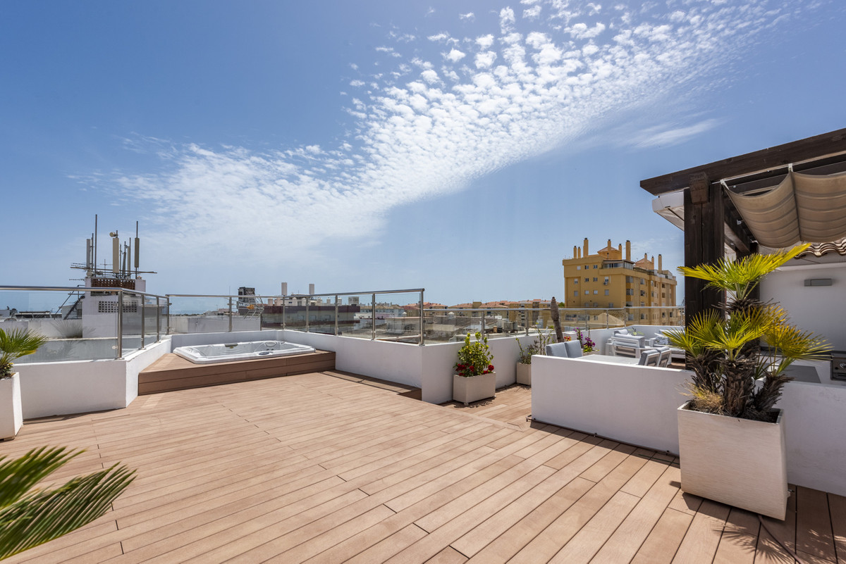 San Pedro de Alcántara – Penthouse duplex med 87 m² takterrasse og jacuzzi – bilde 1