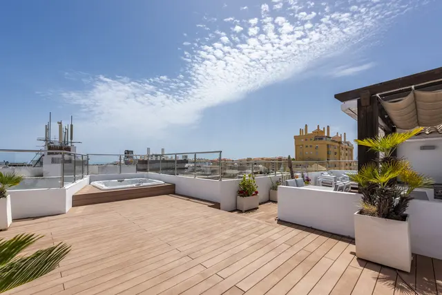 San Pedro de Alcántara – Penthouse duplex med 87 m² takterrasse og jacuzzi