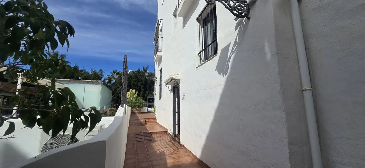 Puerto Banús – Leilighet i første linje til strand og marina – bilde 8