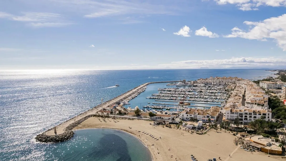 Puerto Banús – Leilighet i første linje til strand og marina – bilde 13