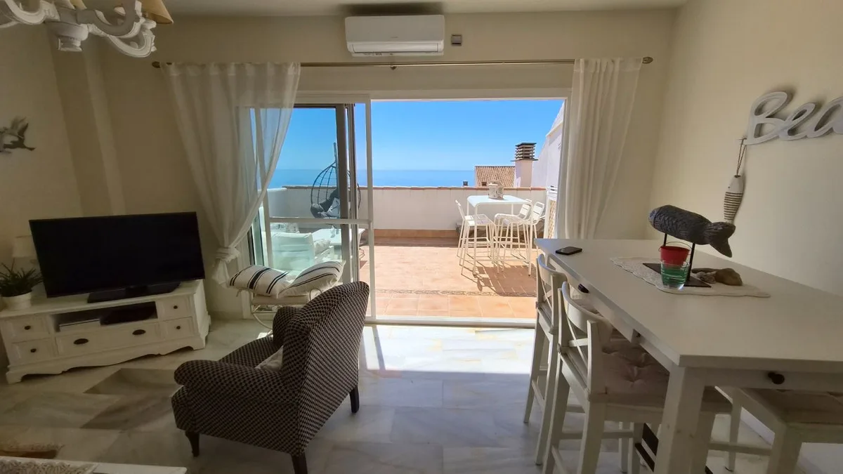 Estepona – Strandleilighet med direkte sjøutsikt og stor terrasse – bilde 8