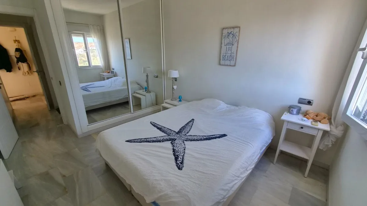 Estepona – Strandleilighet med direkte sjøutsikt og stor terrasse – bilde 11