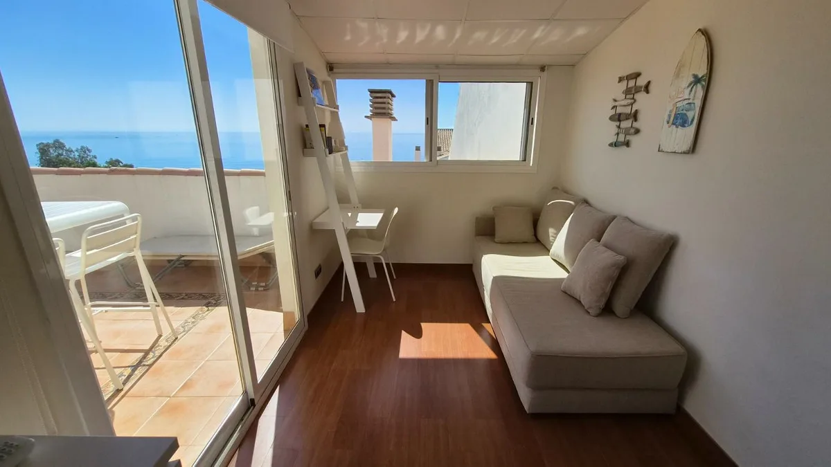 Estepona – Strandleilighet med direkte sjøutsikt og stor terrasse – bilde 12
