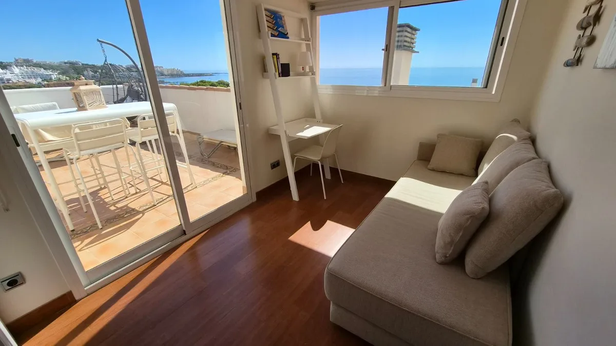 Estepona – Strandleilighet med direkte sjøutsikt og stor terrasse – bilde 15