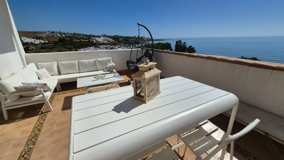 Estepona – Strandleilighet med direkte sjøutsikt og stor terrasse – bilde 19
