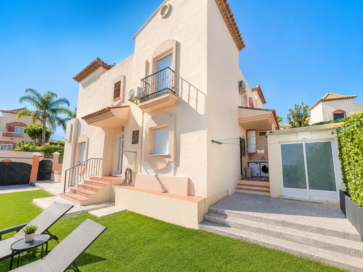 Marbella – Rekkehus med privat basseng og turistlisens, kort vei til sentrum – bilde 4