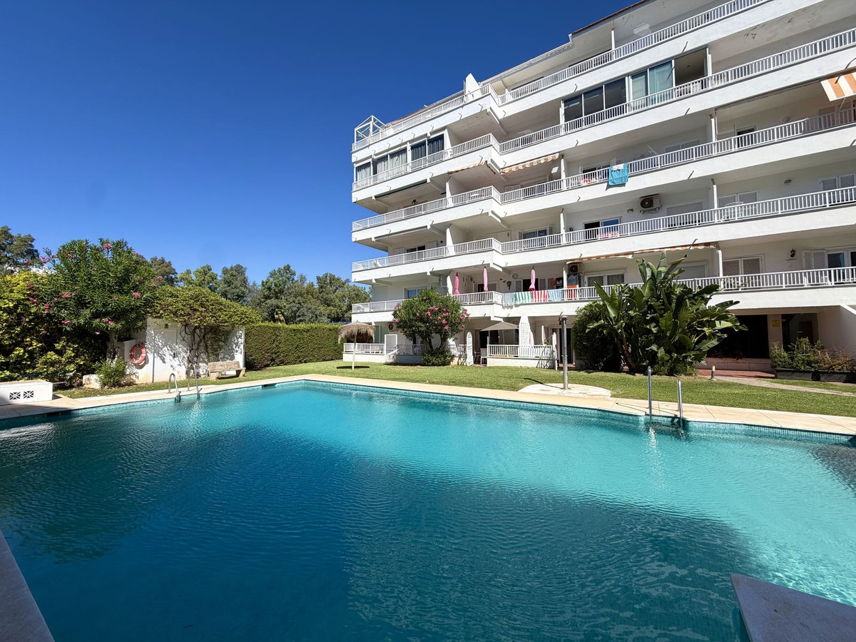 Golden Mile, Marbella – Renovert leilighet 200 m fra stranden, med turistlisens – bilde 1