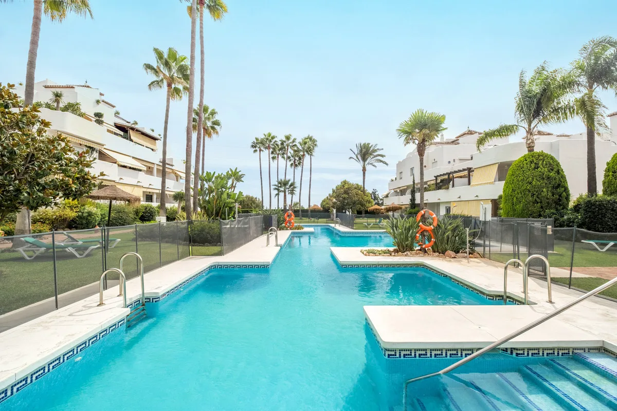 Golden Mile, Marbella – Hjørneleilighet med fjell- og delvis sjøutsikt, lave fellesutgifter – bilde 20
