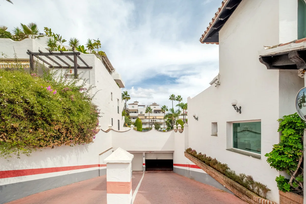 Golden Mile, Marbella – Hjørneleilighet med fjell- og delvis sjøutsikt, lave fellesutgifter – bilde 23