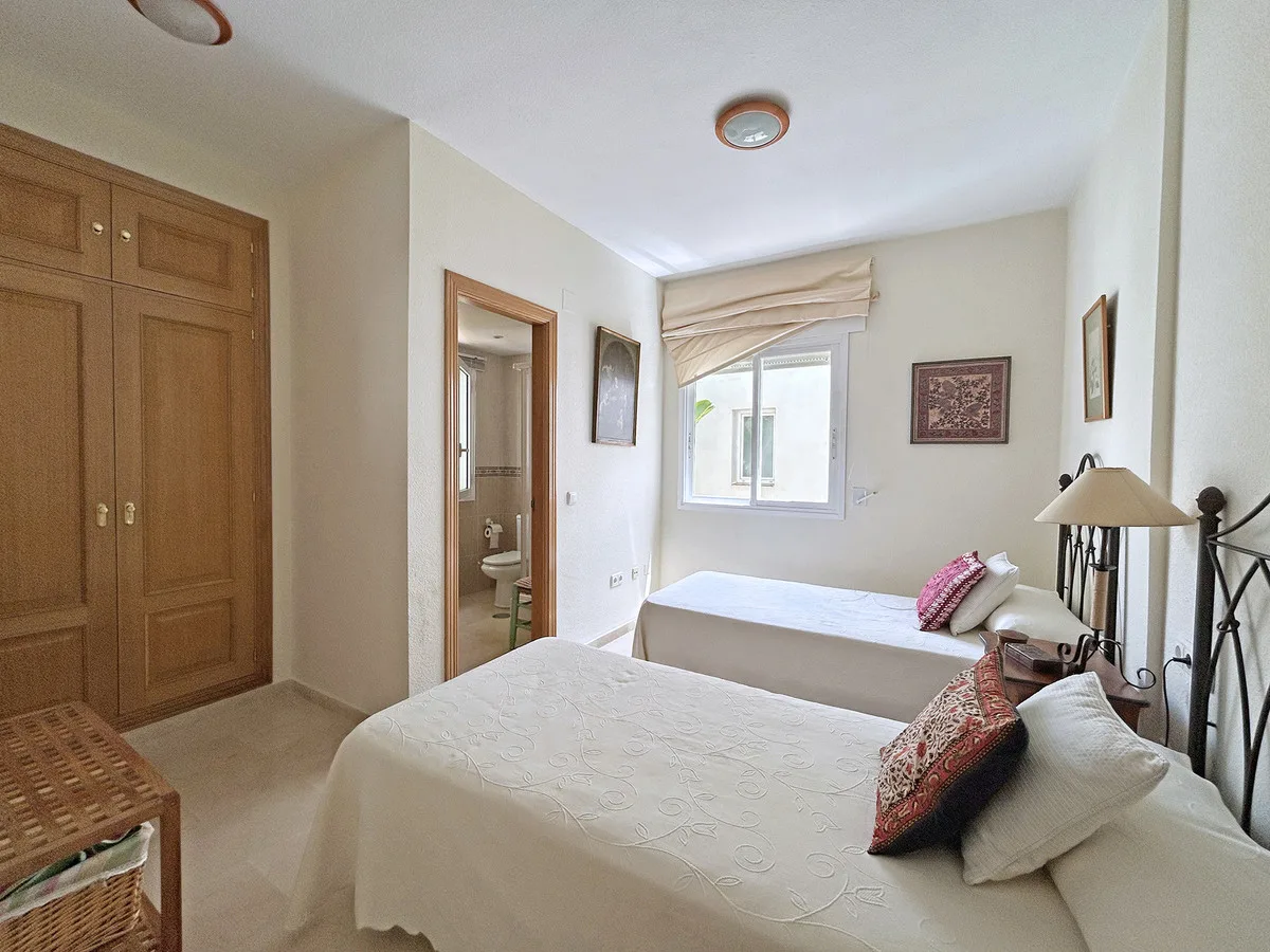 Golden Mile, Marbella – Hjørneleilighet med tre bad og vestvendt terrasse – bilde 10