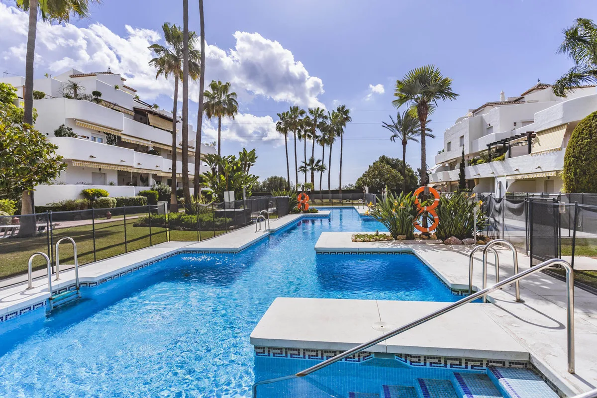 Golden Mile, Marbella – Hjørneleilighet med tre bad og vestvendt terrasse – bilde 13