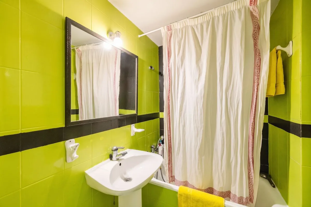 Torremolinos – Sentral leilighet med tre soverom og innglasset terrasse – bilde 4