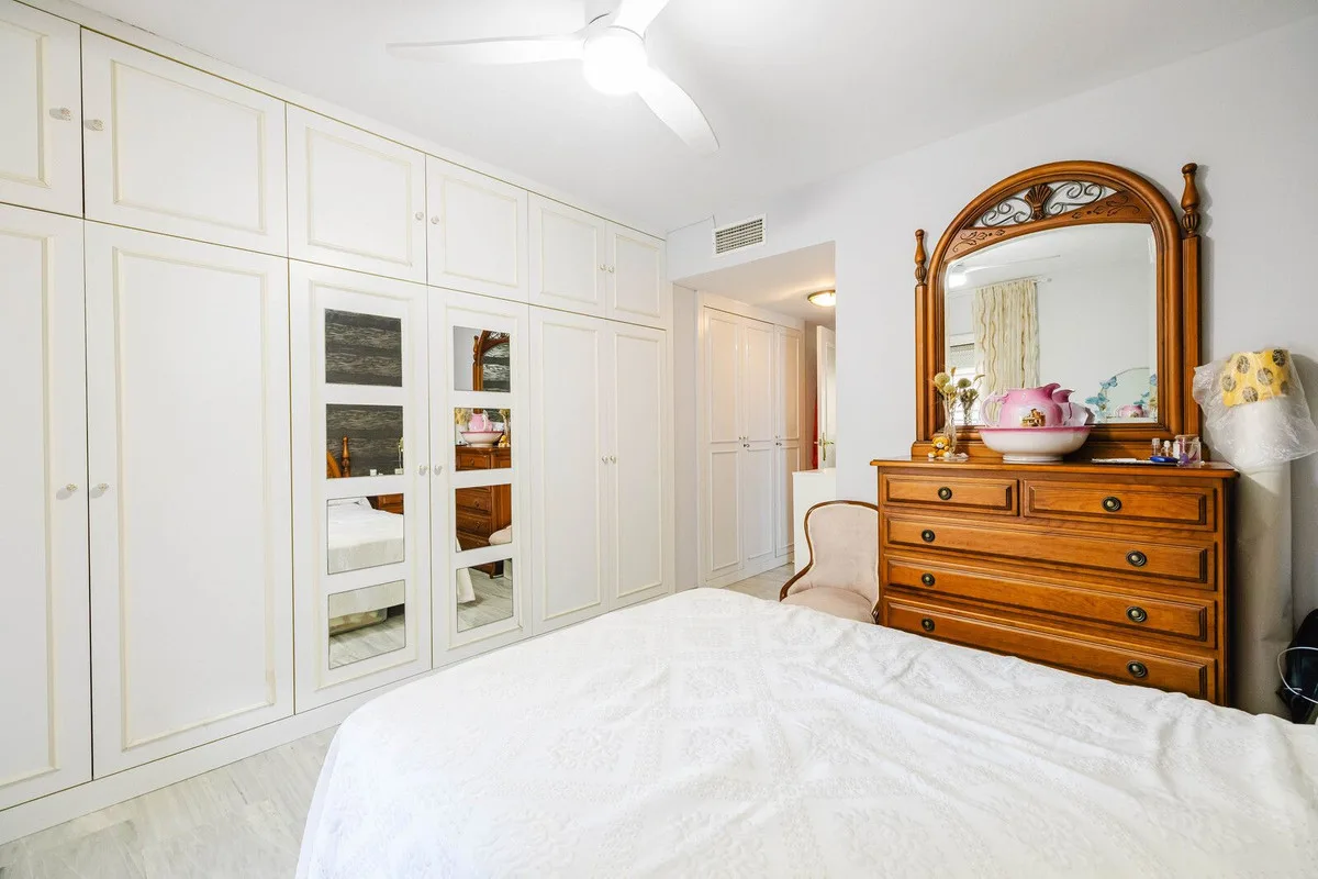 Torremolinos – Sentral leilighet med tre soverom og innglasset terrasse – bilde 5