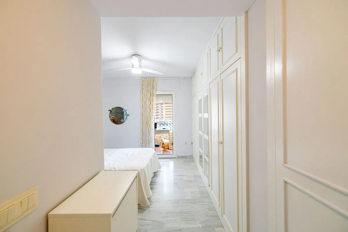 Torremolinos – Sentral leilighet med tre soverom og innglasset terrasse – bilde 6