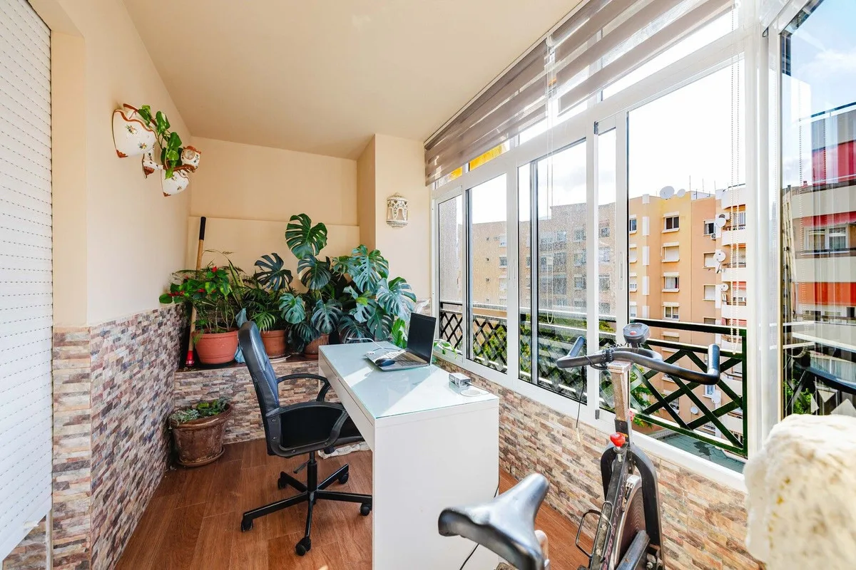 Torremolinos – Sentral leilighet med tre soverom og innglasset terrasse – bilde 8