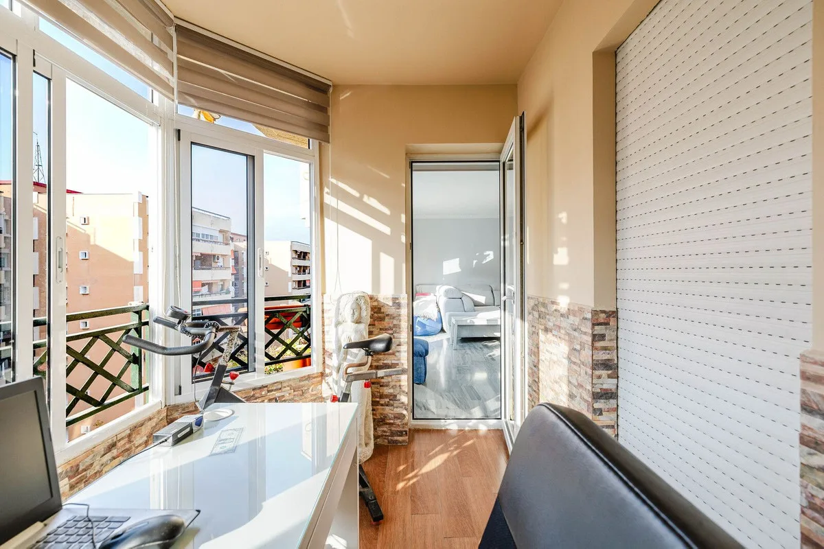 Torremolinos – Sentral leilighet med tre soverom og innglasset terrasse – bilde 9