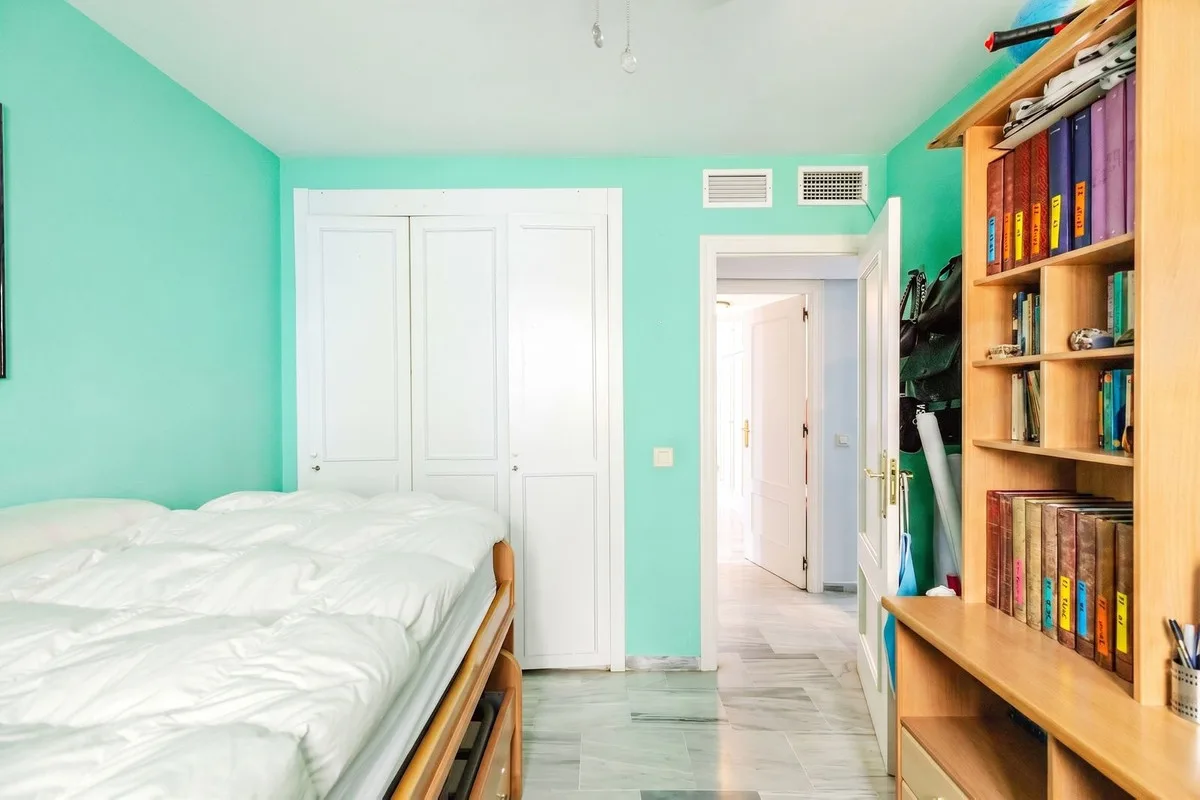 Torremolinos – Sentral leilighet med tre soverom og innglasset terrasse – bilde 10