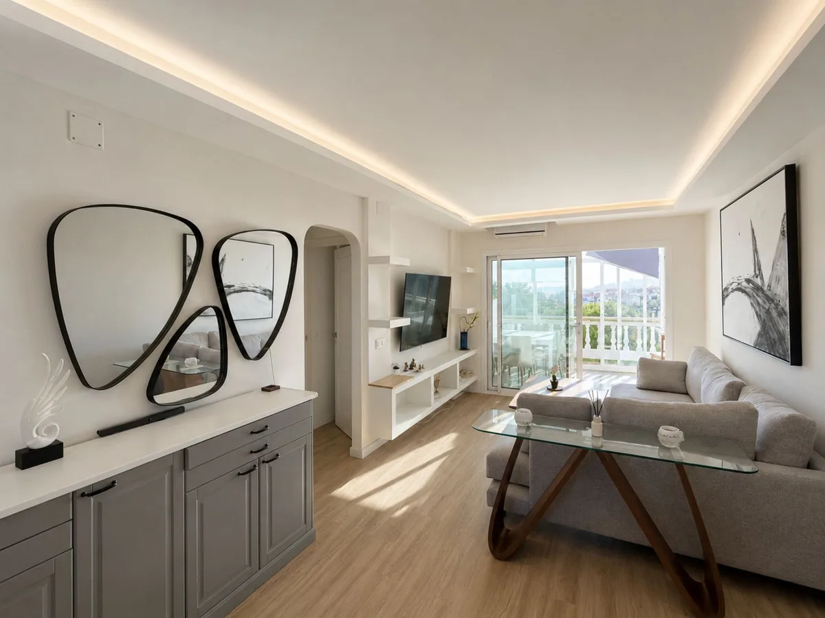 El Faro de Mijas – Renovert penthouse med to uteplasser og sjøutsikt – bilde 8