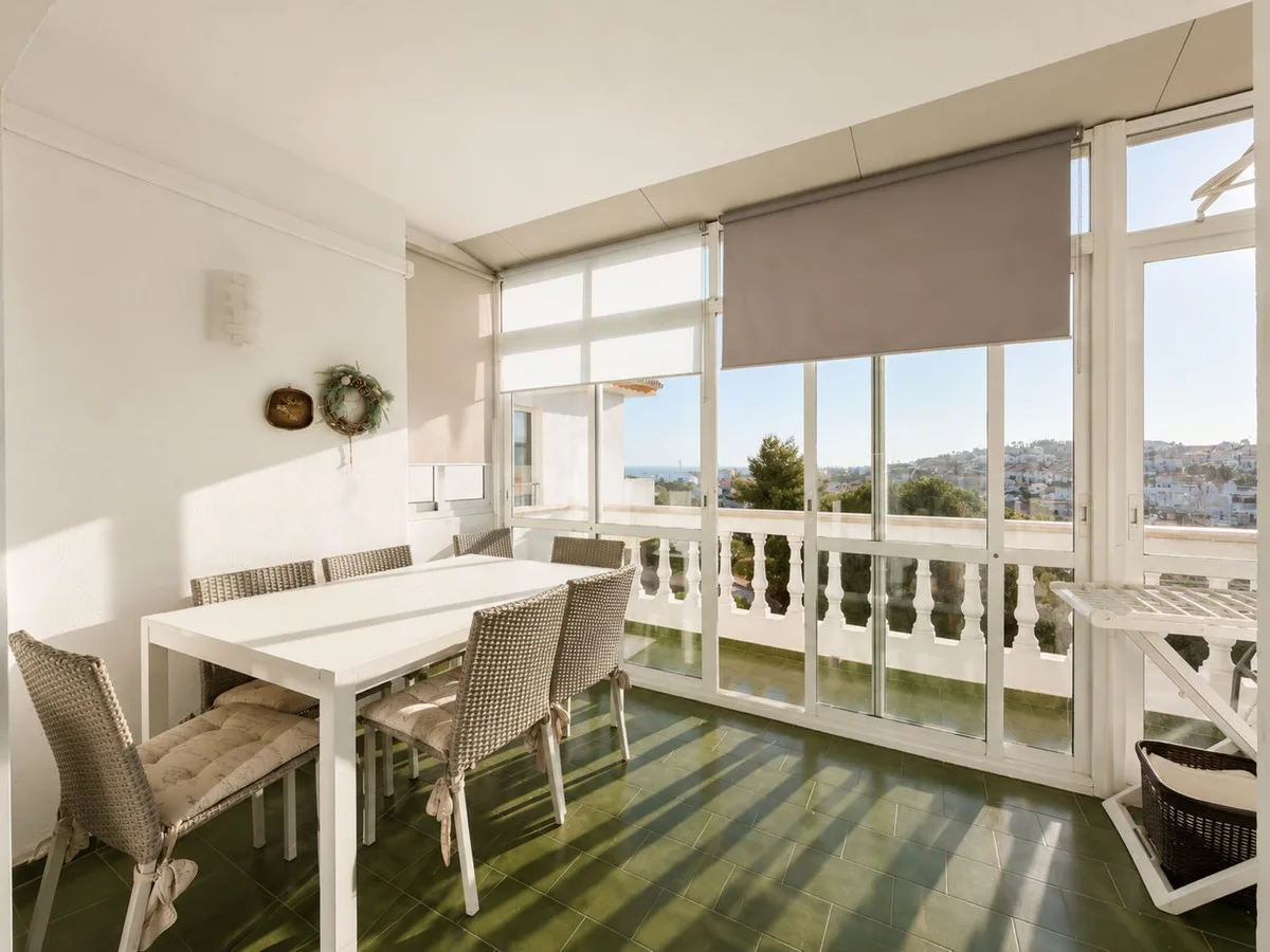 El Faro de Mijas – Renovert penthouse med to uteplasser og sjøutsikt – bilde 11