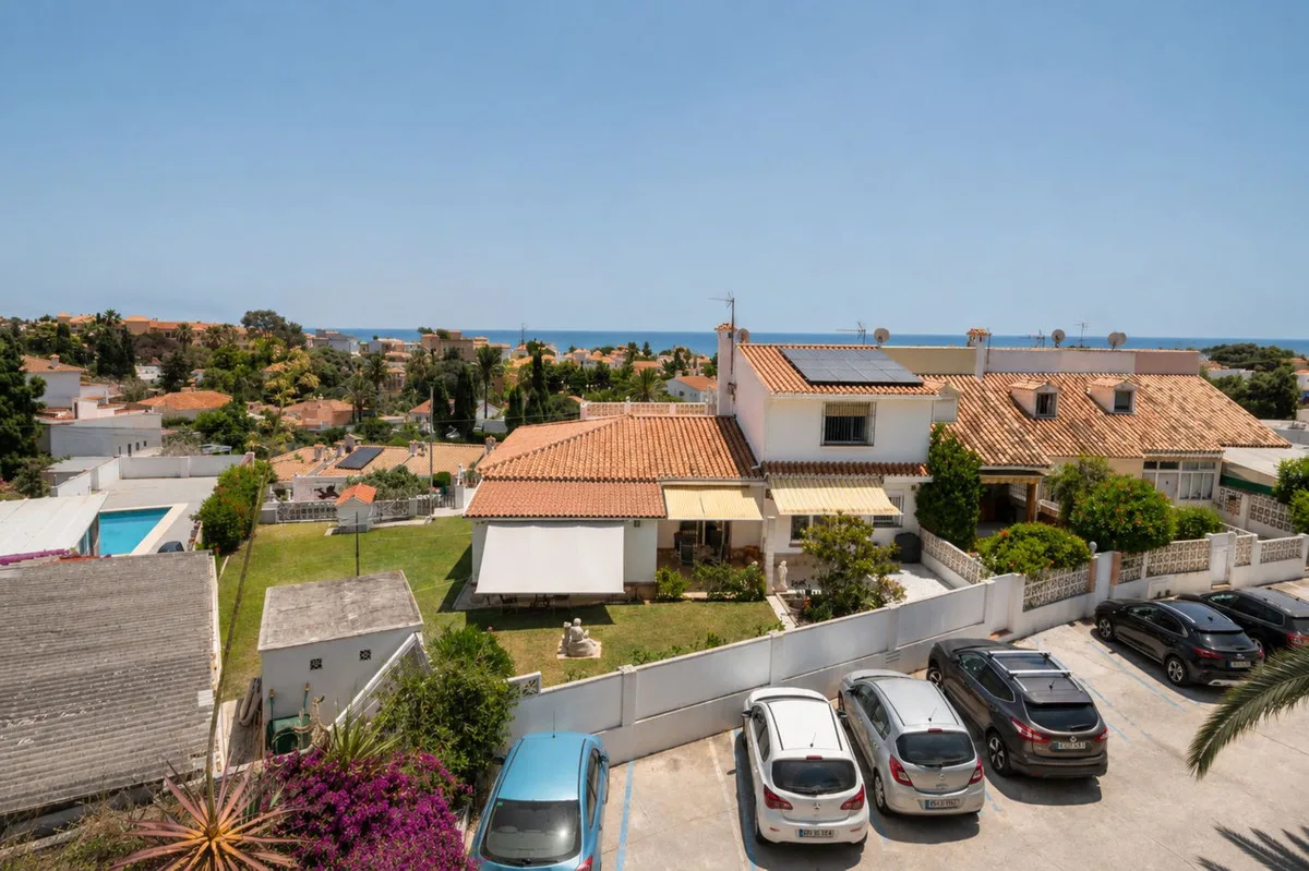 El Faro de Mijas – Renovert penthouse med to uteplasser og sjøutsikt – bilde 21