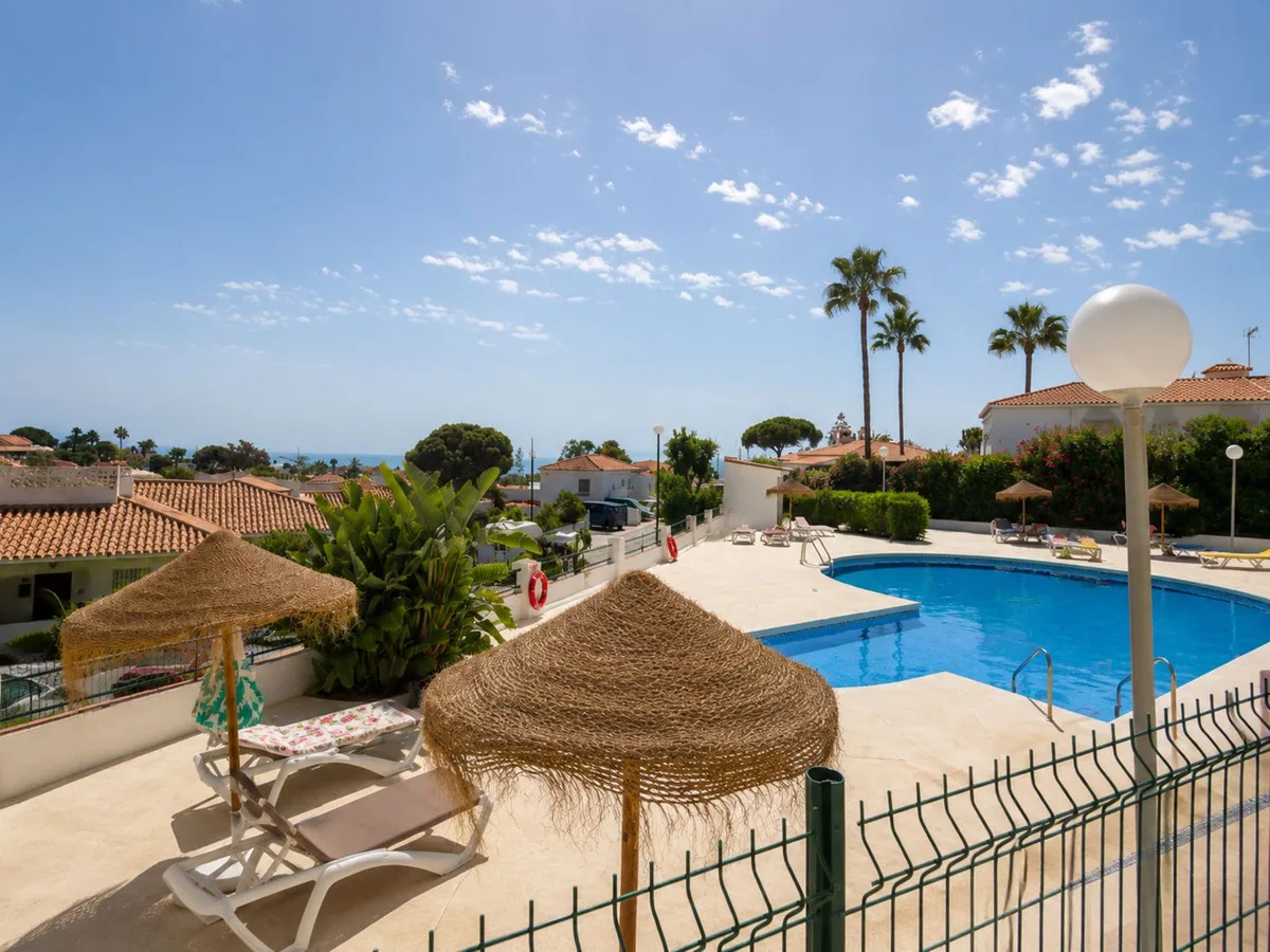 El Faro de Mijas – Renovert penthouse med to uteplasser og sjøutsikt – bilde 23