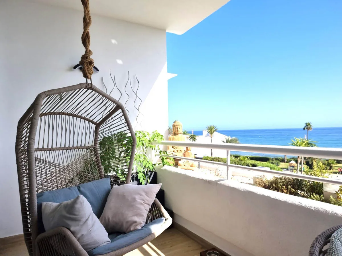 Miraflores, Mijas Costa – Fullstendig renovert strandleilighet i første linje til havet – bilde 4