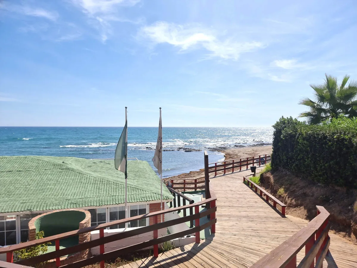 Miraflores, Mijas Costa – Fullstendig renovert strandleilighet i første linje til havet – bilde 10