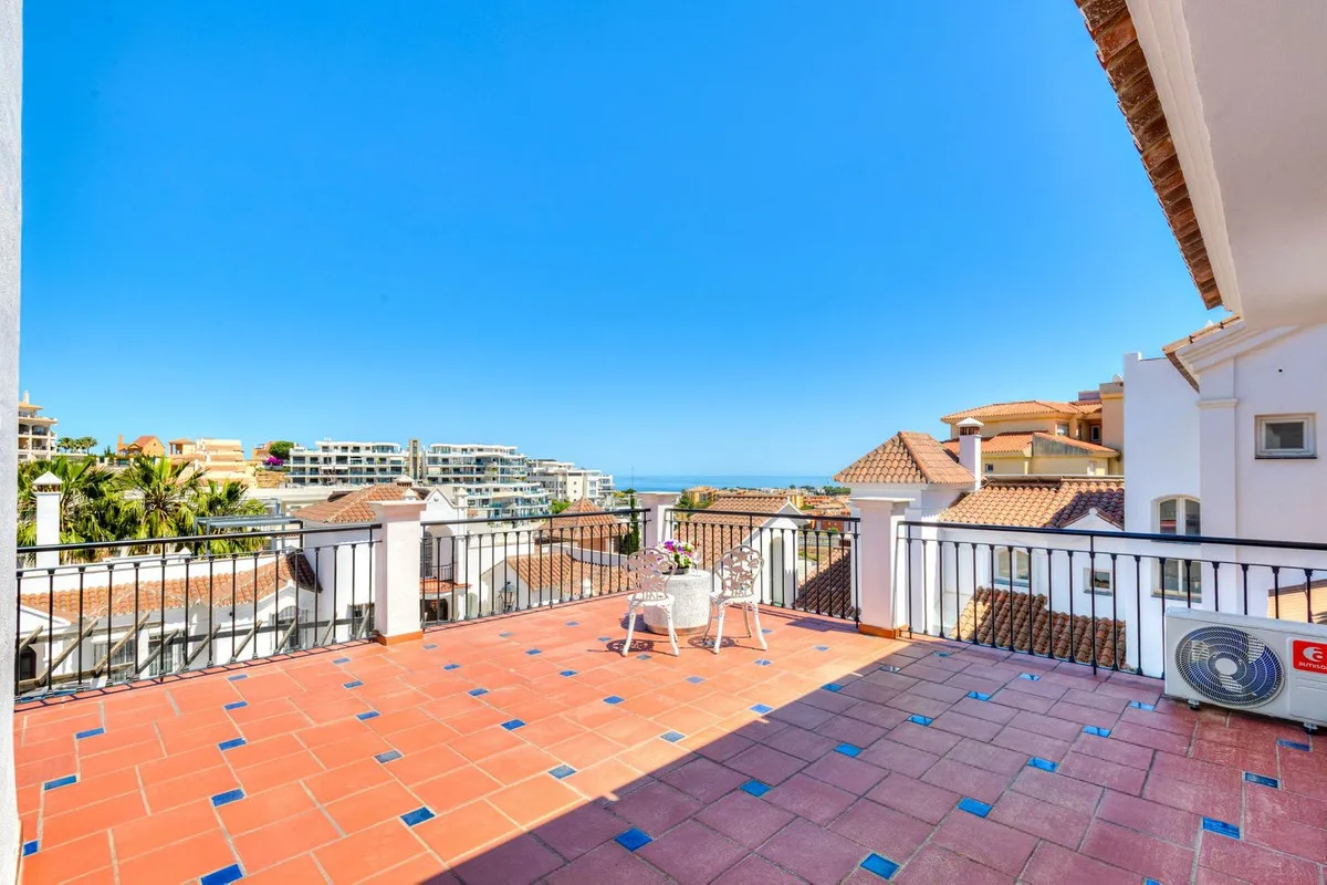 Mijas Costa – Rekkehus med panoramautsikt mot hav og by – bilde 7