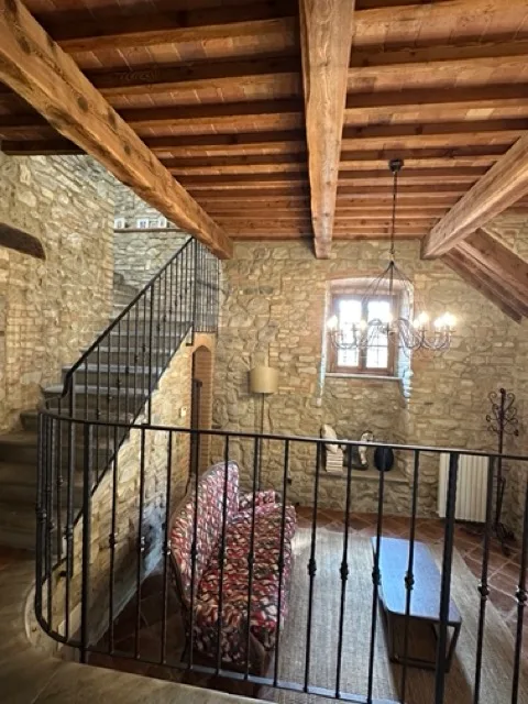 Toskansk drøm  steinhus med basseng, sypresser og utsikt over åsene mot Volterra. Presenters på vårt seminar i Oslo  4.nov. – bilde 15