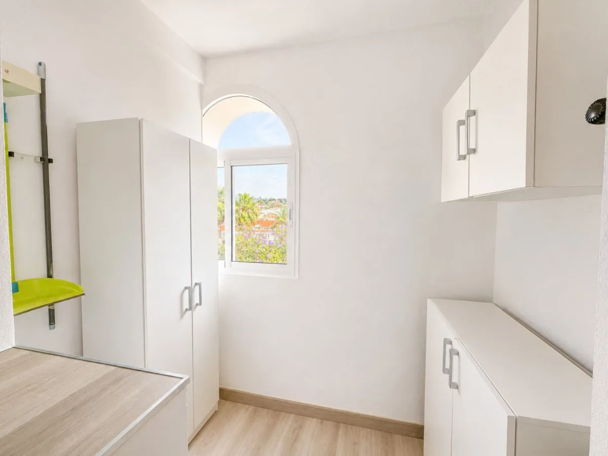 Sotogrande – Penthouse tre minutter fra marinaen, i portvoktet kompleks – bilde 12