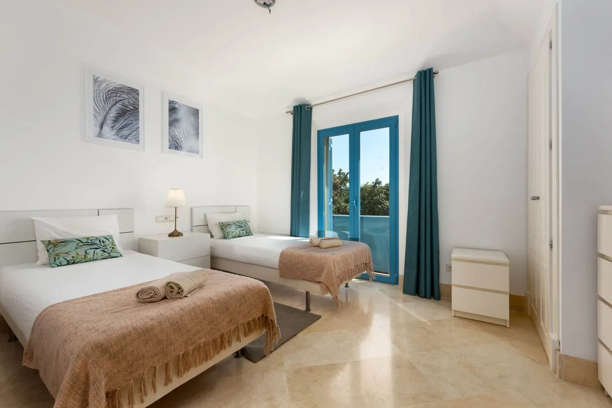 Sotogrande Marina – Leilighet med turistlisens og marinautsikt – bilde 21