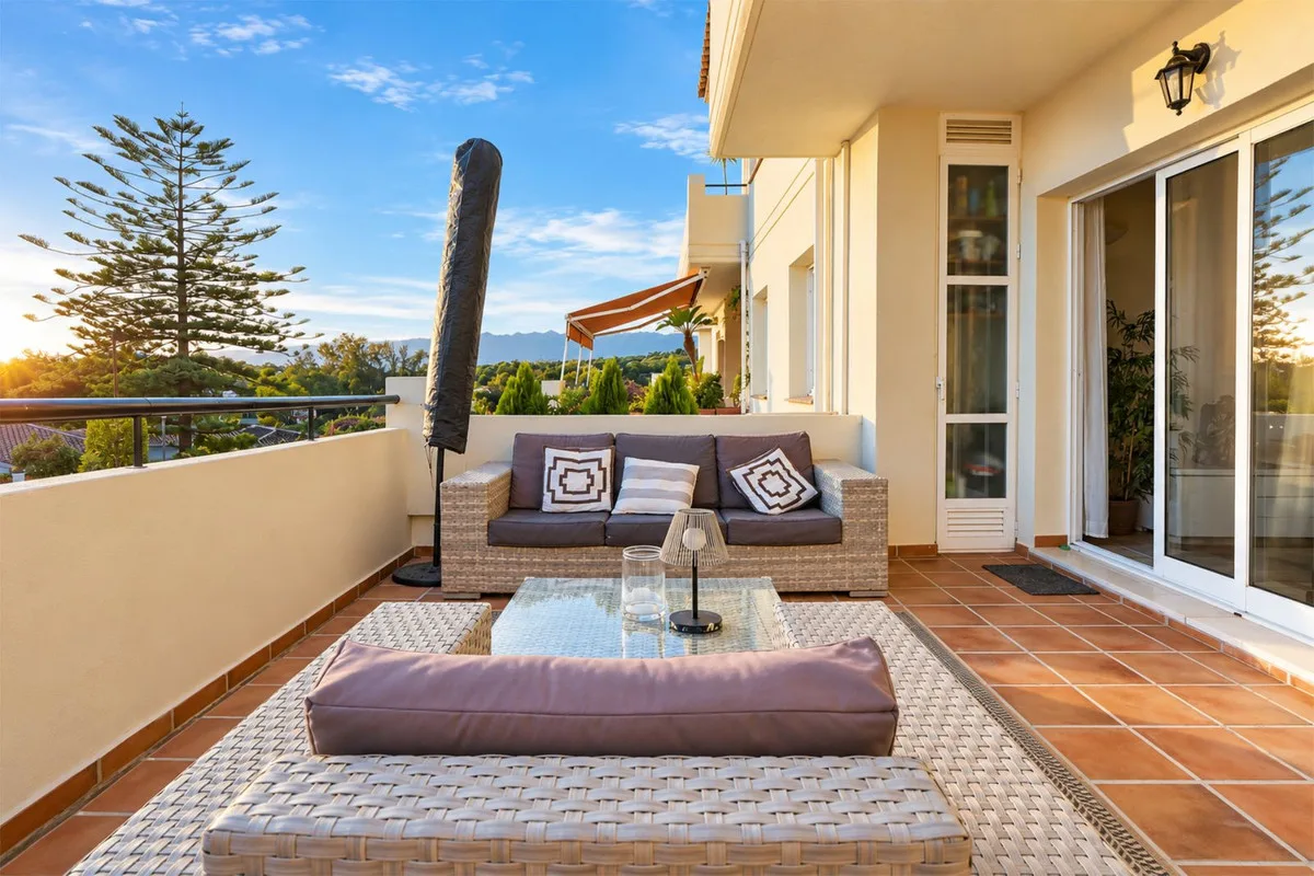 Cabopino – Leilighet med tre en suite-bad og stor terrasse med sjøutsikt – bilde 8
