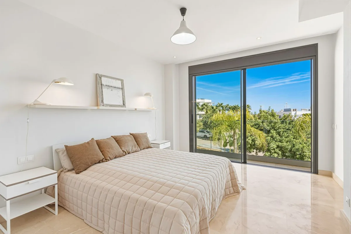 Cabopino – Moderne leilighet med panoramautsikt og to garasjeplasser – bilde 18