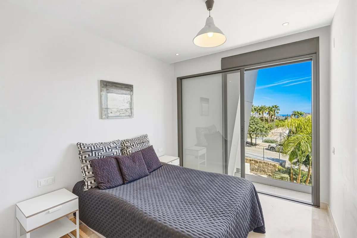 Cabopino – Moderne leilighet med panoramautsikt og to garasjeplasser – bilde 21