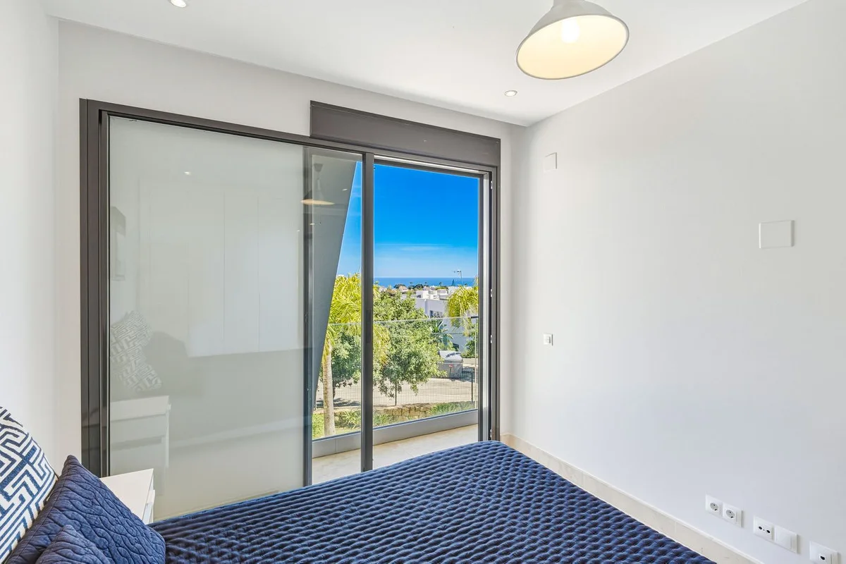 Cabopino – Moderne leilighet med panoramautsikt og to garasjeplasser – bilde 23
