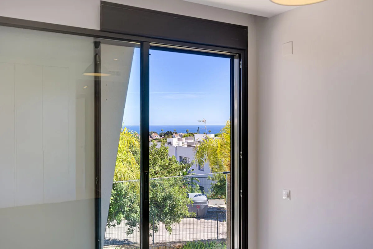 Cabopino – Moderne leilighet med panoramautsikt og to garasjeplasser – bilde 26