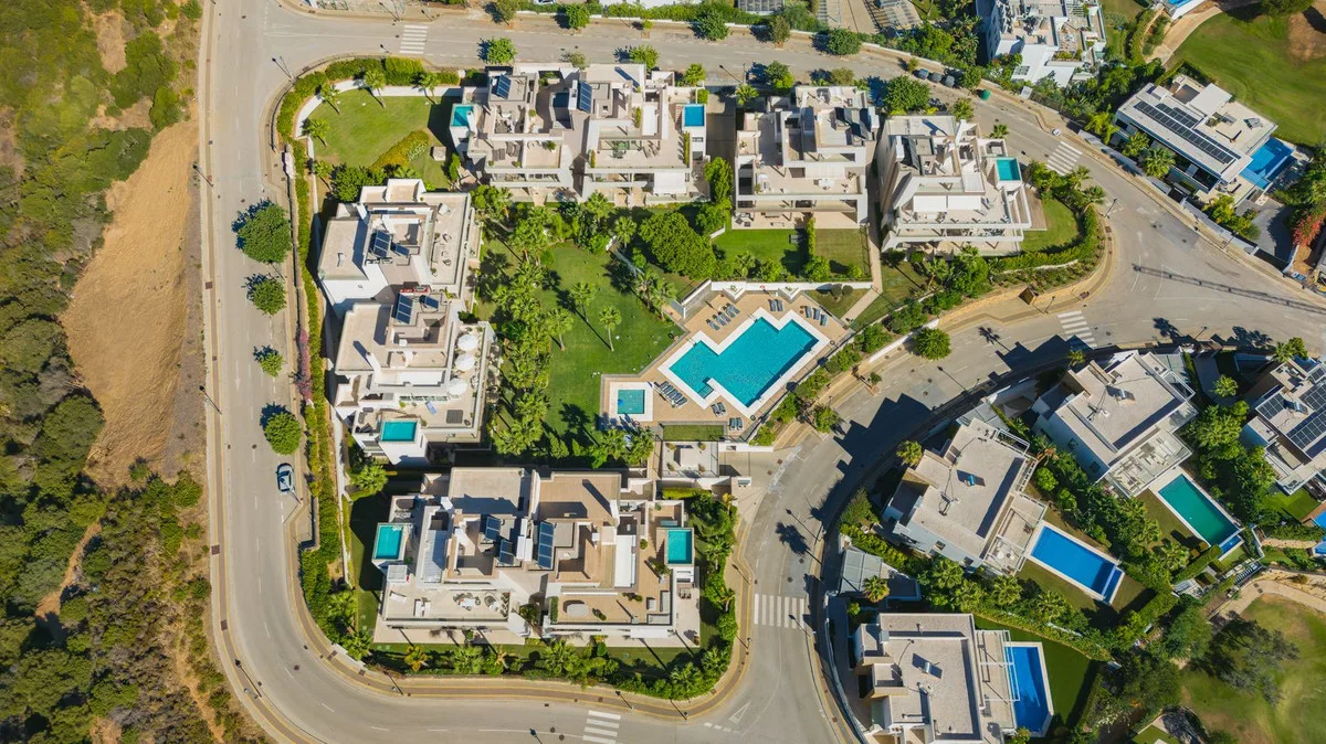 Cabopino – Moderne leilighet med panoramautsikt og to garasjeplasser – bilde 40