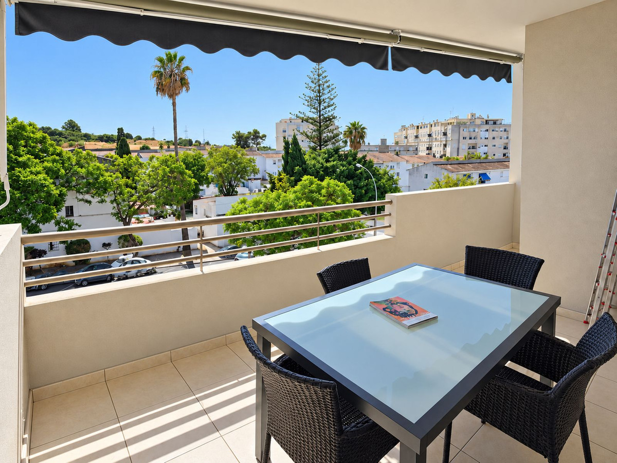 Nueva Andalucía – Innflytningsklar leilighet med 3 soverom og overbygget terrasse – bilde 5