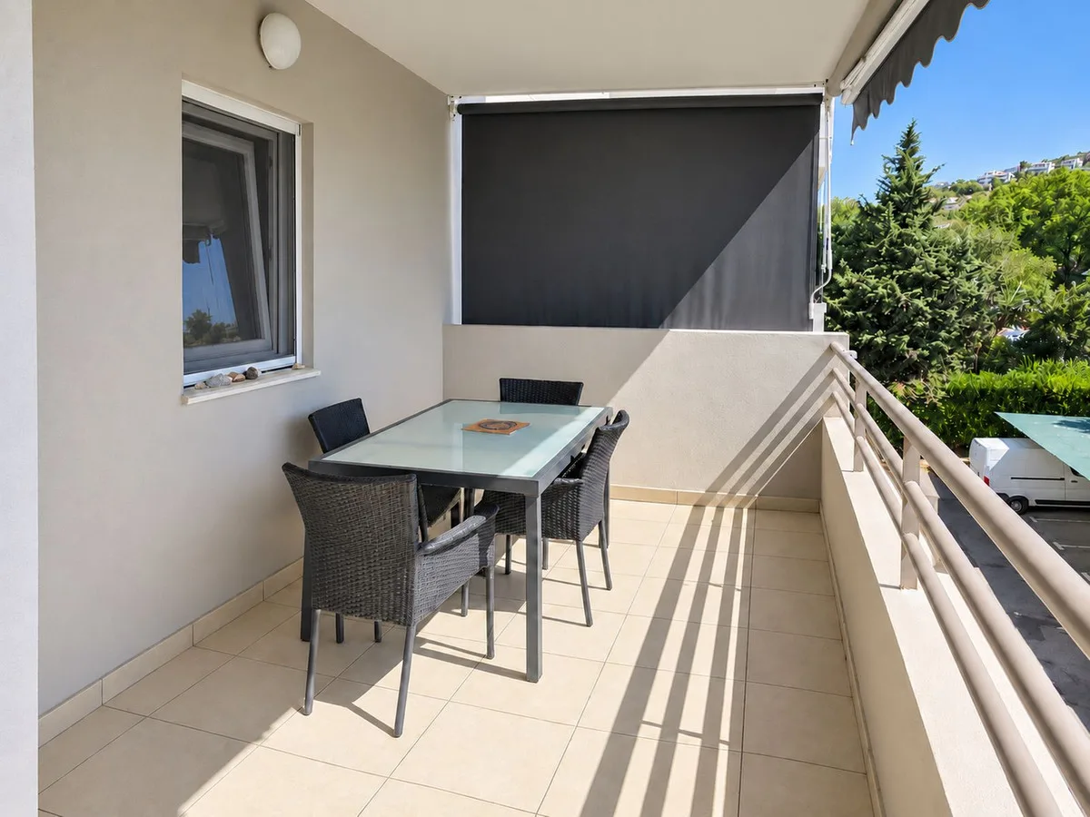 Nueva Andalucía – Innflytningsklar leilighet med 3 soverom og overbygget terrasse – bilde 6