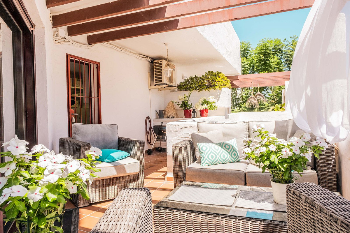 La Maestranza, Nueva Andalucía – Hjørneleilighet med 20 m² terrasse mot tropiske hager – bilde 3