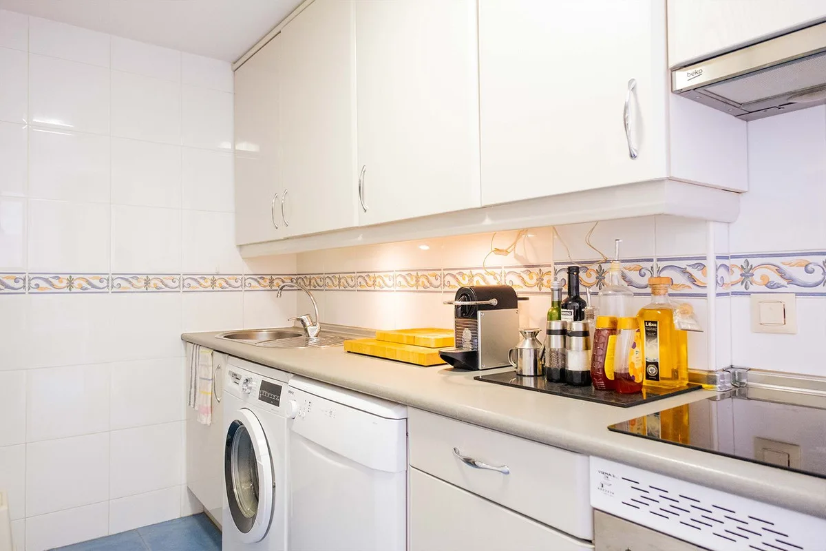 La Maestranza, Nueva Andalucía – Hjørneleilighet med 20 m² terrasse mot tropiske hager – bilde 6