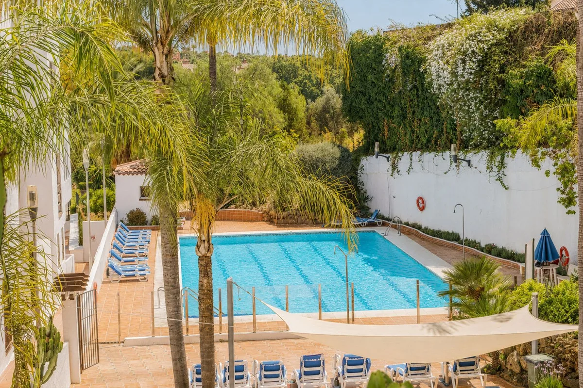 La Maestranza, Nueva Andalucía – Hjørneleilighet med 20 m² terrasse mot tropiske hager – bilde 12