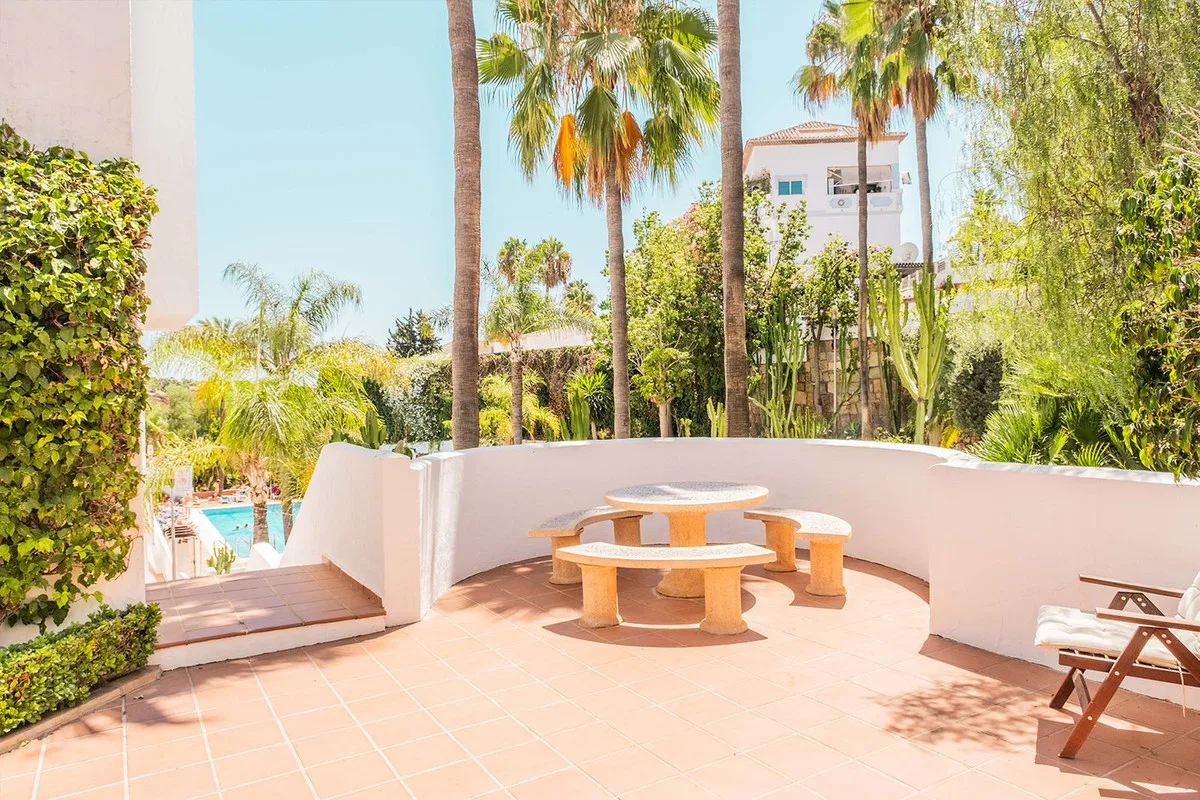 La Maestranza, Nueva Andalucía – Hjørneleilighet med 20 m² terrasse mot tropiske hager – bilde 18