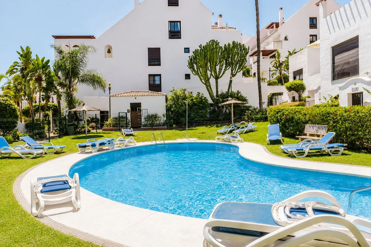 La Maestranza, Nueva Andalucía – Hjørneleilighet med 20 m² terrasse mot tropiske hager – bilde 19