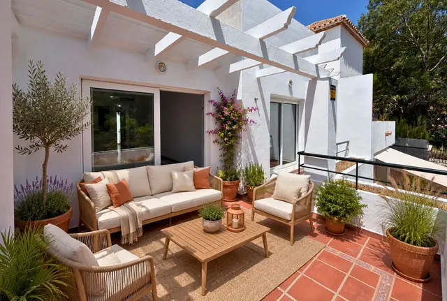Señorío de Gonzaga, Nueva Andalucía – Renovert toppleilighet i Golf Valley
