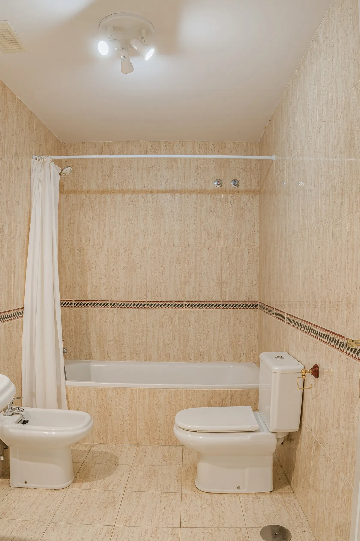 La Maestranza, Nueva Andalucía – Leilighet med to en suite-soverom og potensial for tre – bilde 15